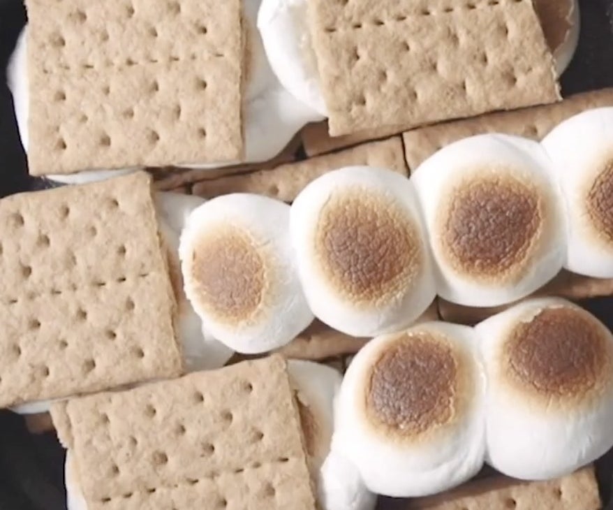 Graham crackers with toasted marshmallows