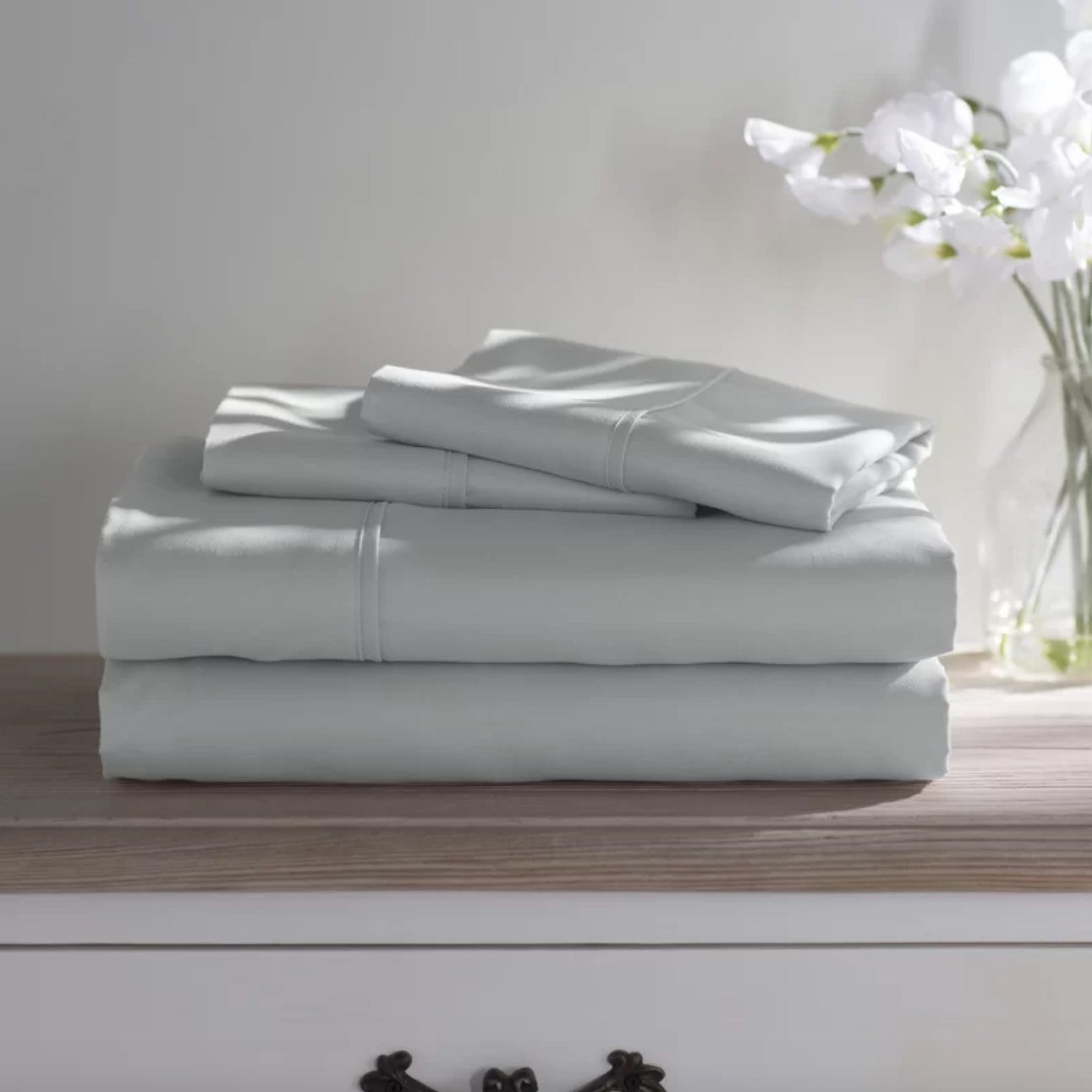 The sheet set in light gray