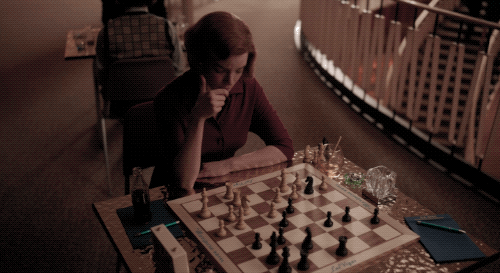 Demi kepentingan perannya sebagai Beth Harmon, Anya Taylor-Joy belajar catur secara intensif.