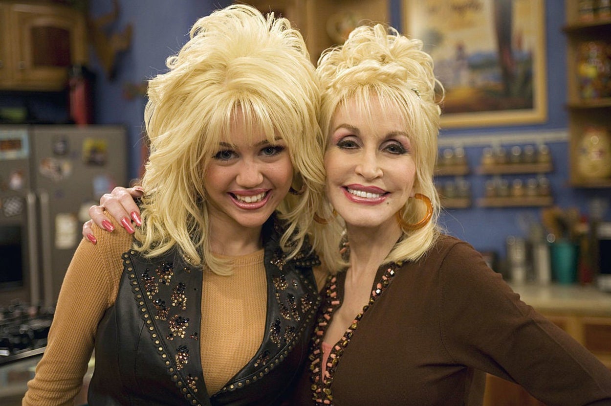 Miley Cyrus and Dolly Parton in matching Dolly wings on "Hannah Montana"