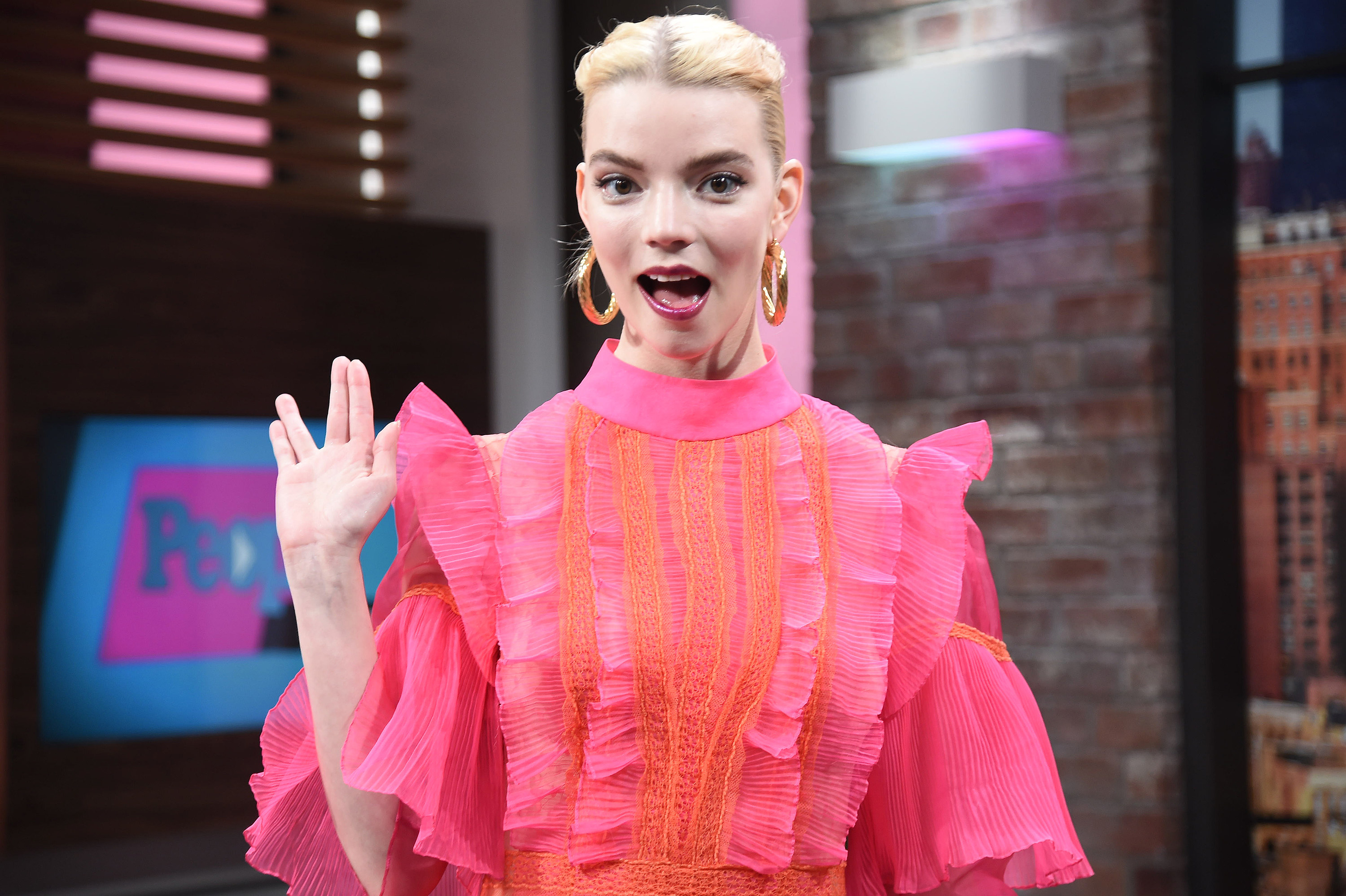 Anya Taylor-Joy doing the Vulcan salute