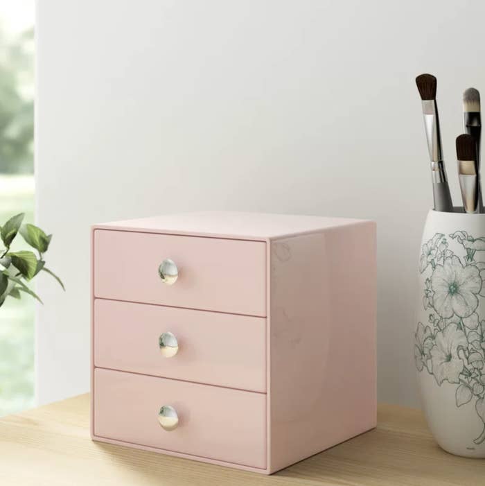 The pink drawer