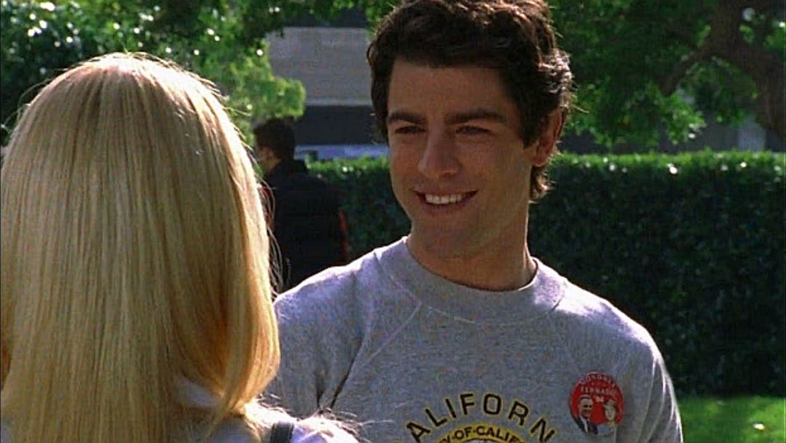 Young Sandy talking to young Kirsten on the quad on The OC
