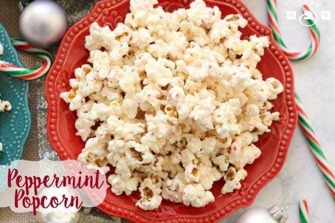 Pepperpint popcorn in a red bowl