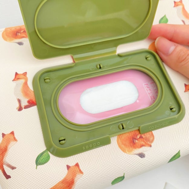 その発想はなかった…シートケース付きの『ポーチ』が便利すぎる。（BuzzFeed Japan）これ、みてください