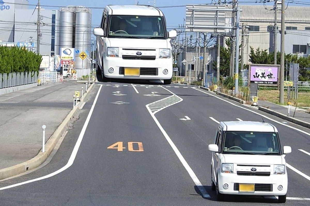 この車 何かがおかしい 頭がバグってきた と話題に