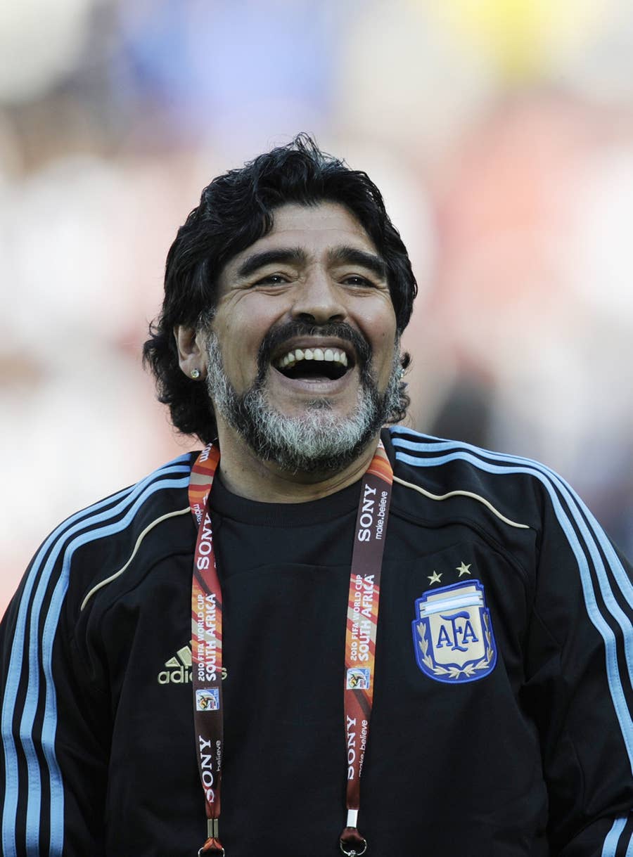 ディエゴは永遠 泣ける 天国で一緒にプレーを 神の子マラドーナの死を世界が追悼 ディエゴは永遠 泣ける 天国で一緒にプレーを 神の子マラドーナの死を世界が追悼