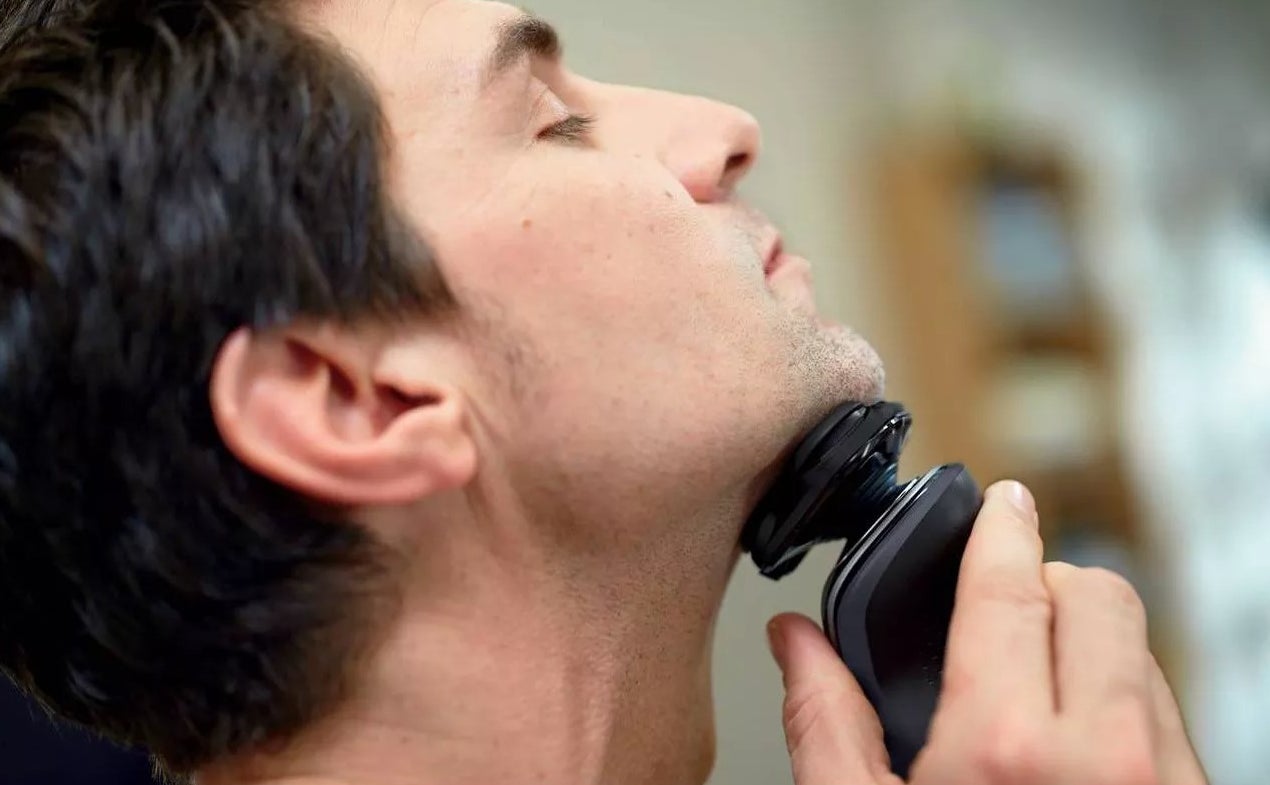 A model using the electric shaver