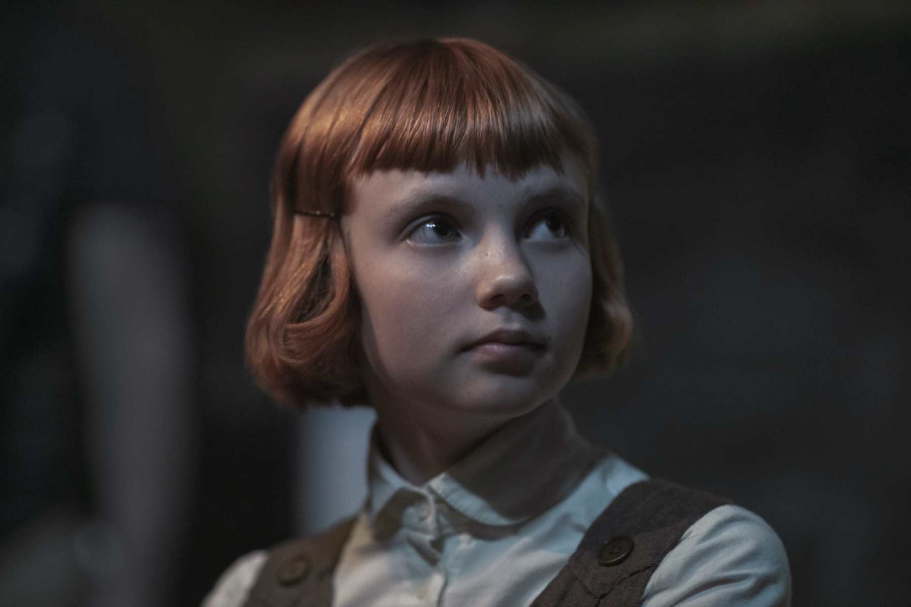 ISLA JOHNSTON as BETH (ORPHANAGE) in episode 101 of THE QUEEN’S GAMBIT.