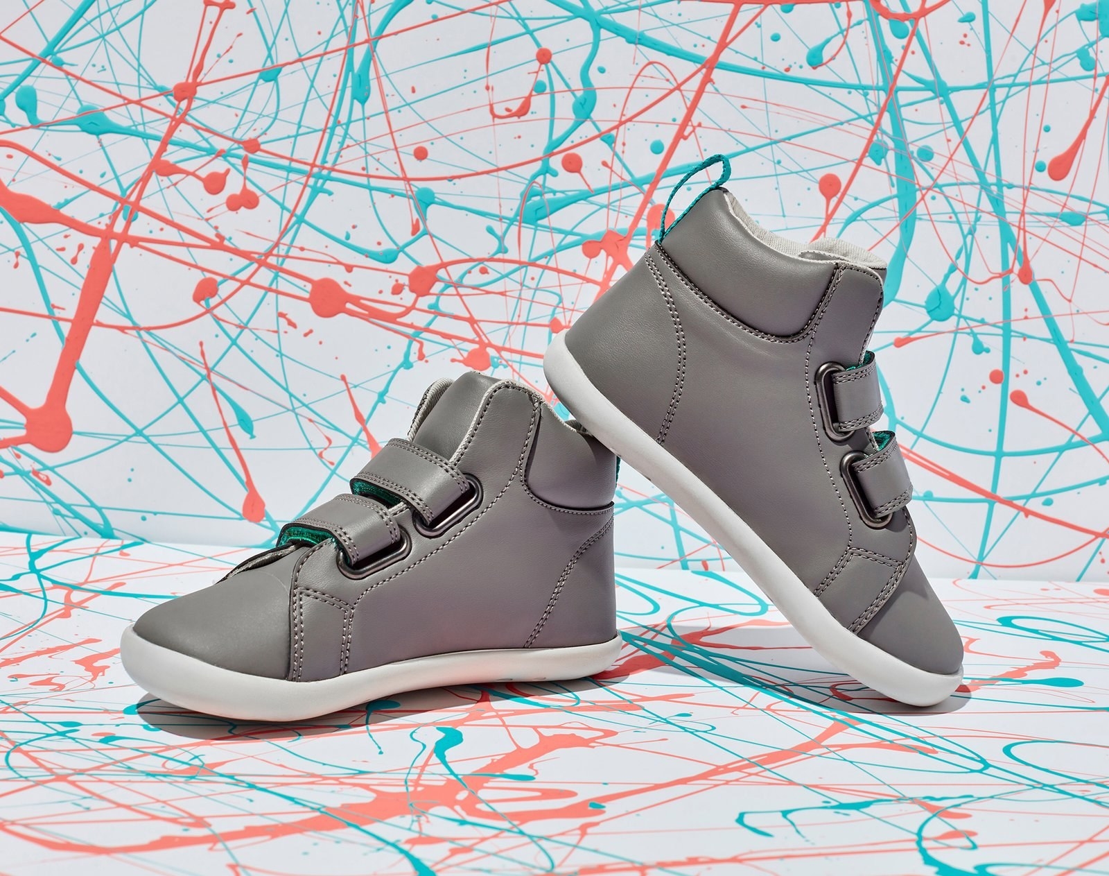 Baby high top sneakers with velro straps in gray with white trim