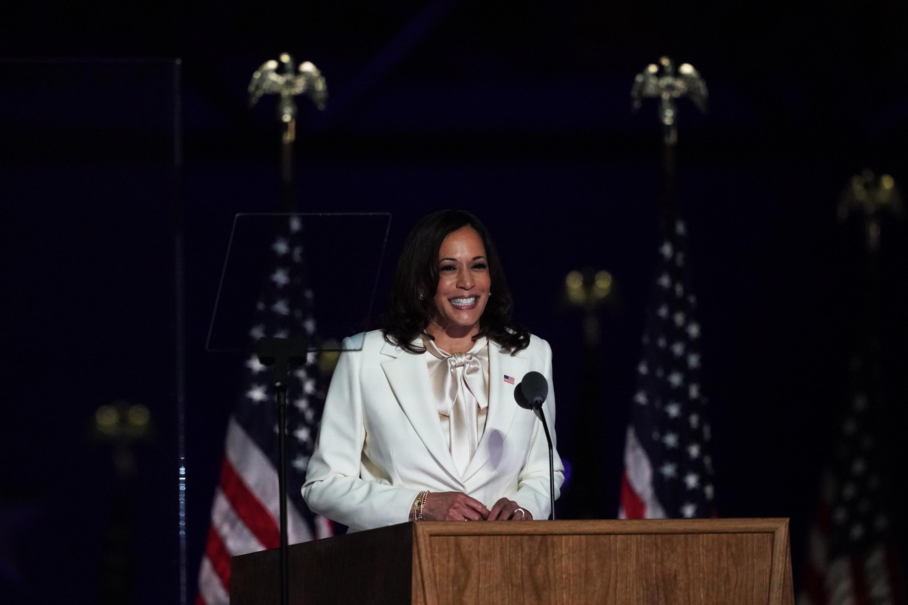 SNL Maya Rudolph's Kamala Harris Wardrobe Is Identical