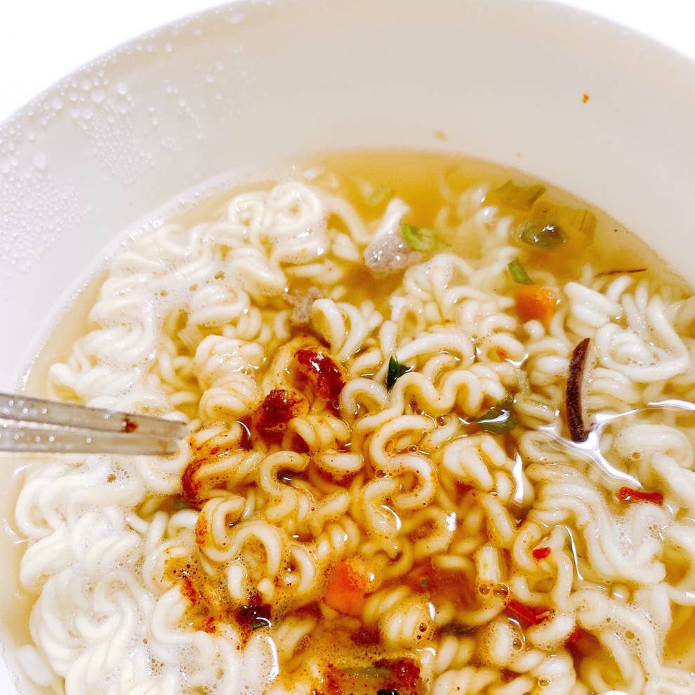 さすがに簡単すぎない ダイソーの 110円グッズ で袋麺がレンジで作れちゃった さすがに簡単すぎない ダイソーの 110円グッズ で袋麺がレンジで作れちゃった