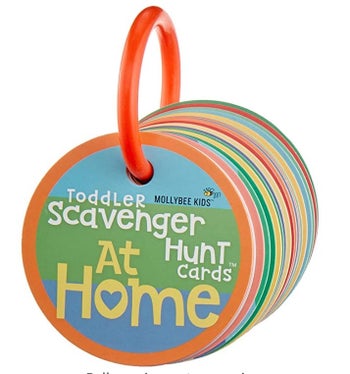 A household scavenger hunt card set for toddlers
