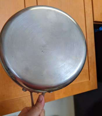 the same stainless steel pot with no stains on it