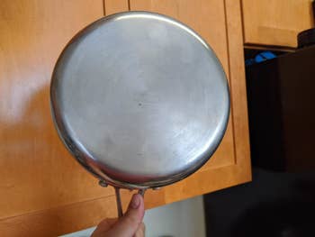 the same stainless steel pot with no stains on it