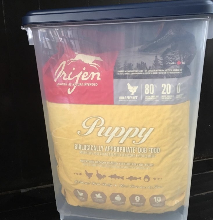 Reviewer photo of a container with kibble in it