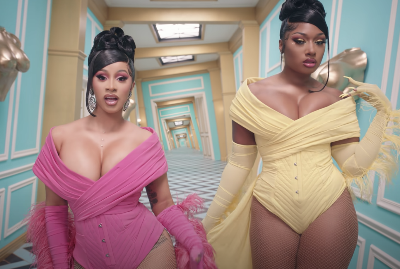 Megan stallion wap. Megan the Stallion и карди би. Cardi b Megan Thee Stallion. Cardi b wap. Megan the Stallion Ники Минаж.