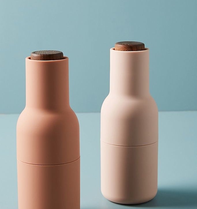 The salt and pepper grinders in blush