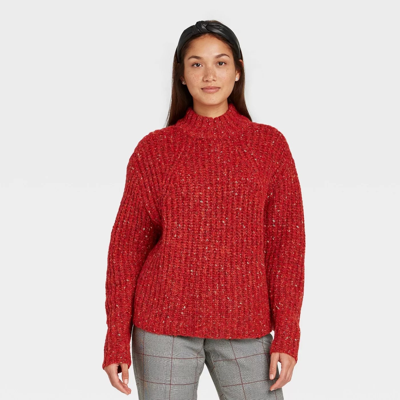 The mock turtleneck pullover sweater in red
