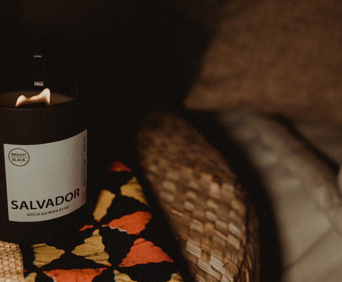 wood wick "salvador" scented candle in a black glass jar