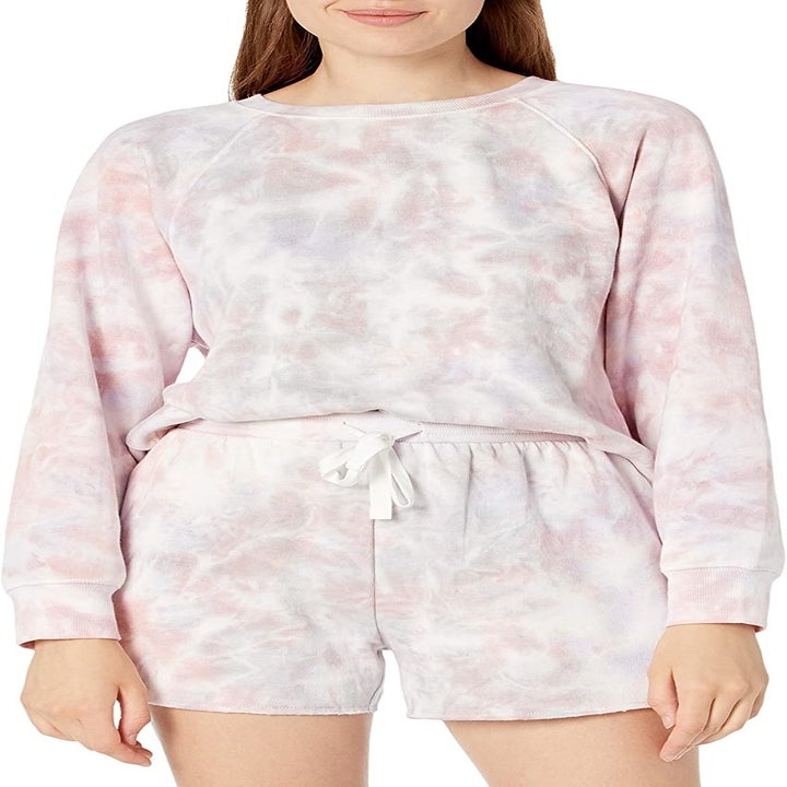 26 Cute And Comfy Sets To Upgrade Your At Home Attire 26 Cute And Comfy Sets To Upgrade Your At Home Attire