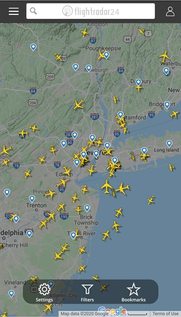 Flightradar24 showing planes and helicopters flying over New Jersey and New York