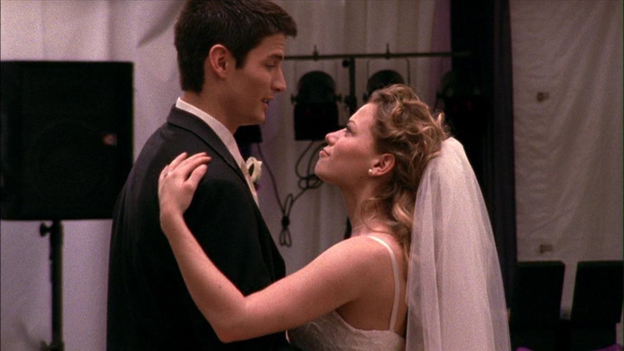 Nathan and Haley sharing their first dance
