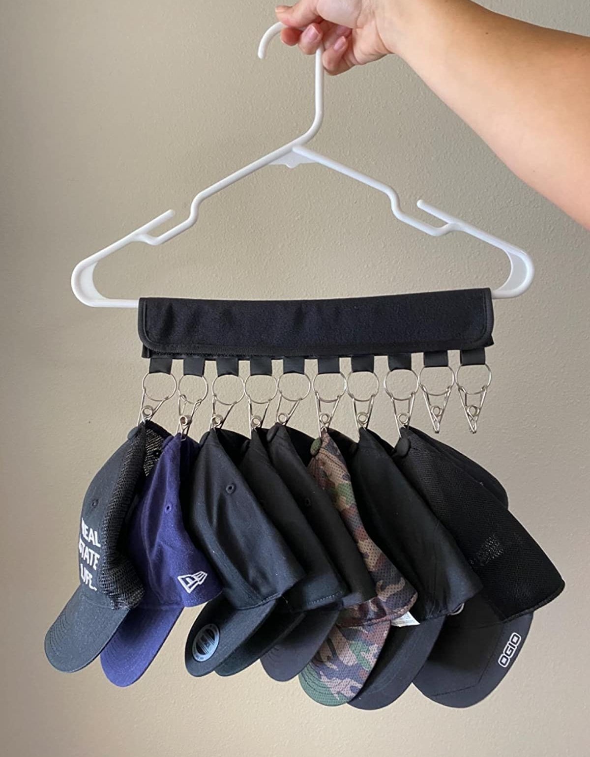 reviewer photo showing hat organizer in black