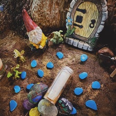 The note placed in the fairy garden