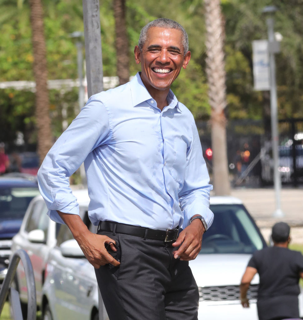 巴拉克•奥巴马(Barack Obama)在乔•拜登(Joe Biden)在2020年10月的免下车的集会