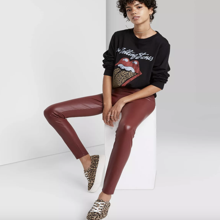 model wearing the burgundy leggings 