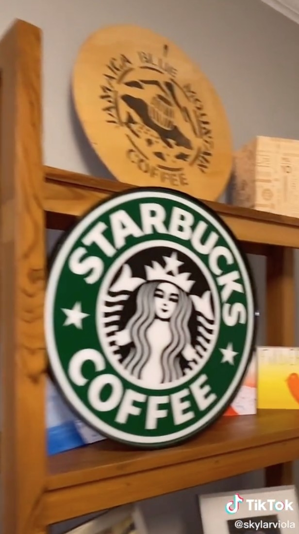 An image of the Starbucks logo.