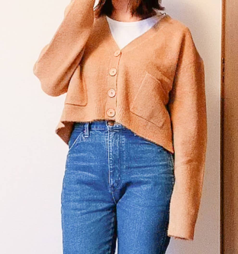 さすがのデザインだわ Zaraの 4990円カーディガン ショート丈だから 脚が長く見える さすがのデザインだわ Zaraの 4990円カーディガン ショート丈だから 脚が長く見える