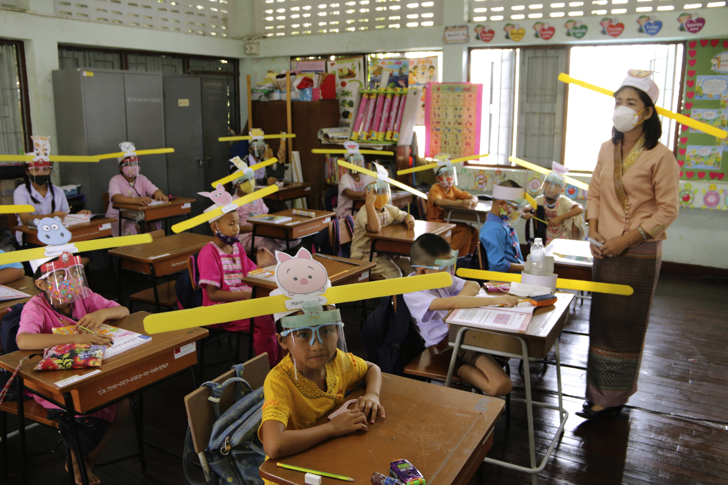 Школа тайцы. Школы в Тайланде. Начальная школа в Таиланде. Тайская школа. Начальное образование в Тайланде.