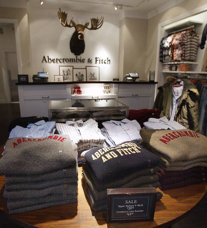 Abercrombie Fitch Employee Horror Stories Abercrombie Fitch Employee Horror Stories