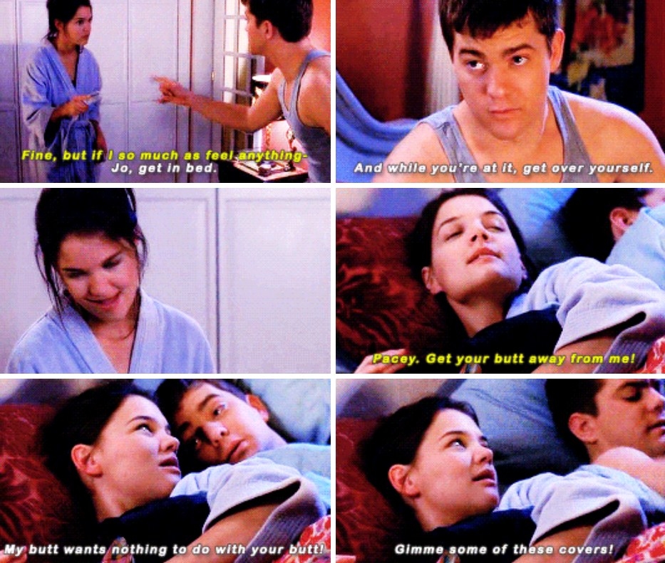 Joey and Pacey share a bed and argue over their butts touching
