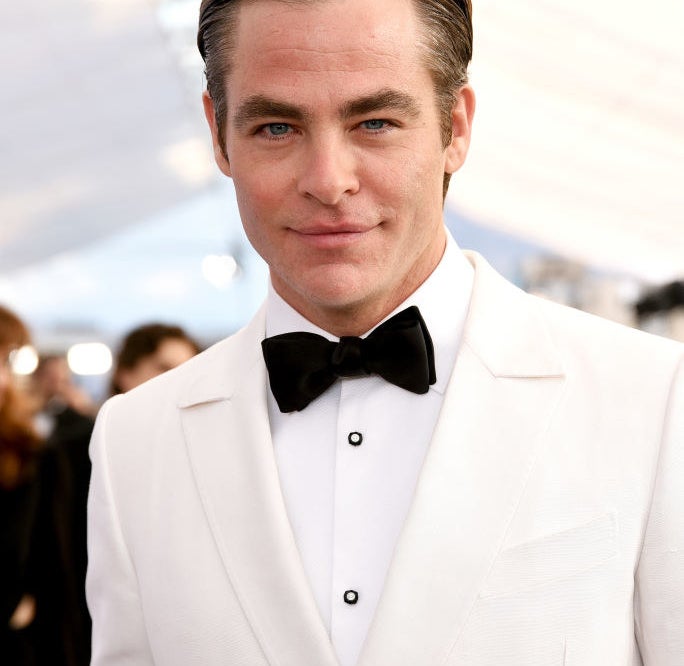 Chris Pine attends the 2019 Screen Actors Guild Awards