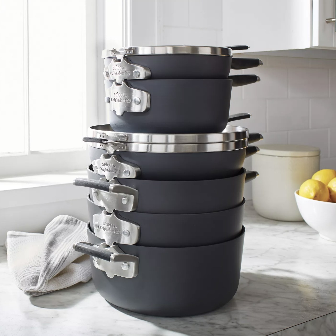The cookware set