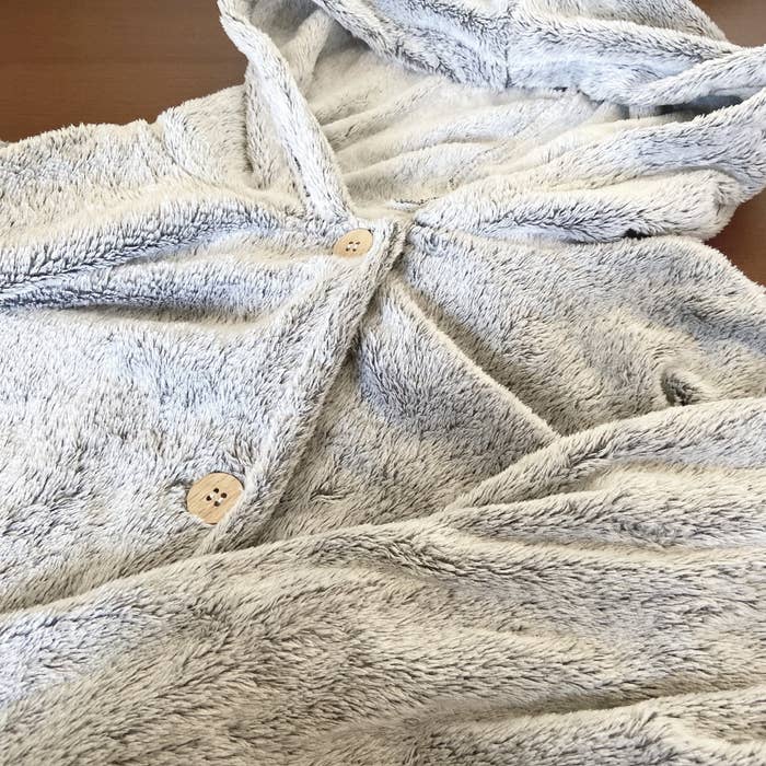 もう手放せないよ 無印 ニトリで買った 身につける毛布 が私をダメにした もう手放せないよ 無印 ニトリで買った 身につける毛布 が私をダメにした