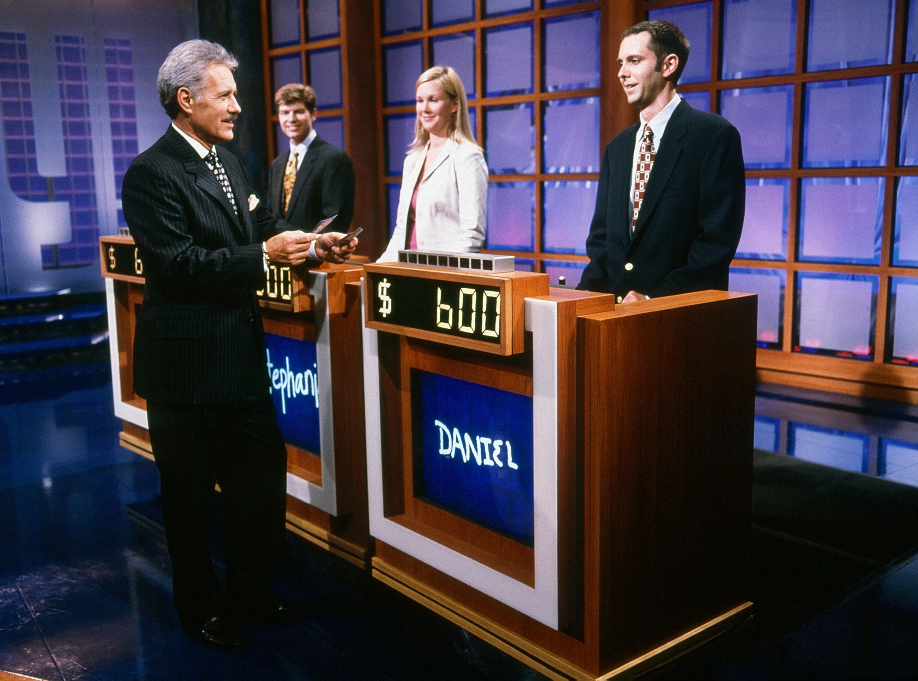 亚历克斯特柏克与选手“Jeopardy !“2000年
