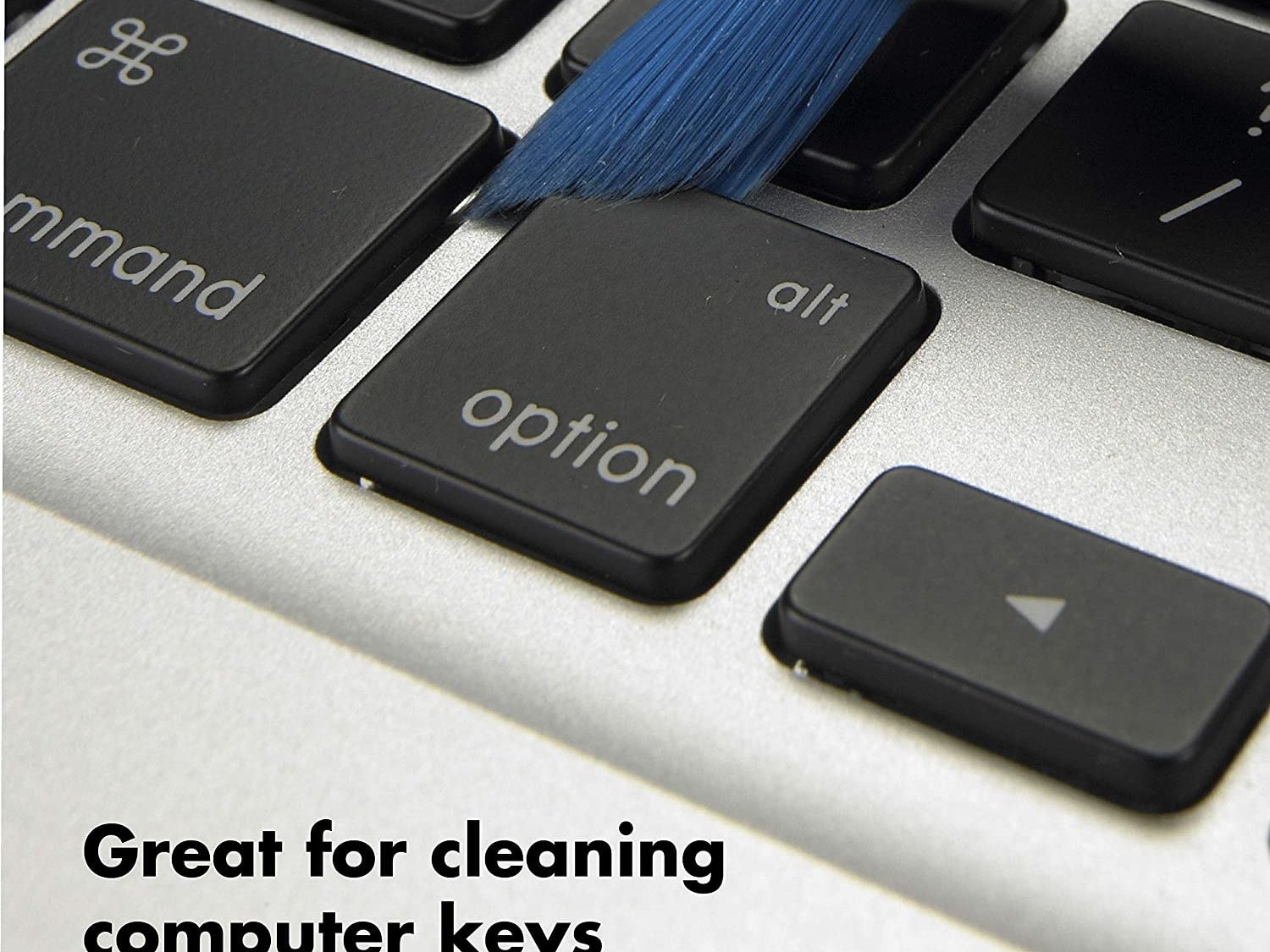 Cleaning pen brush cleaning between keyboard
