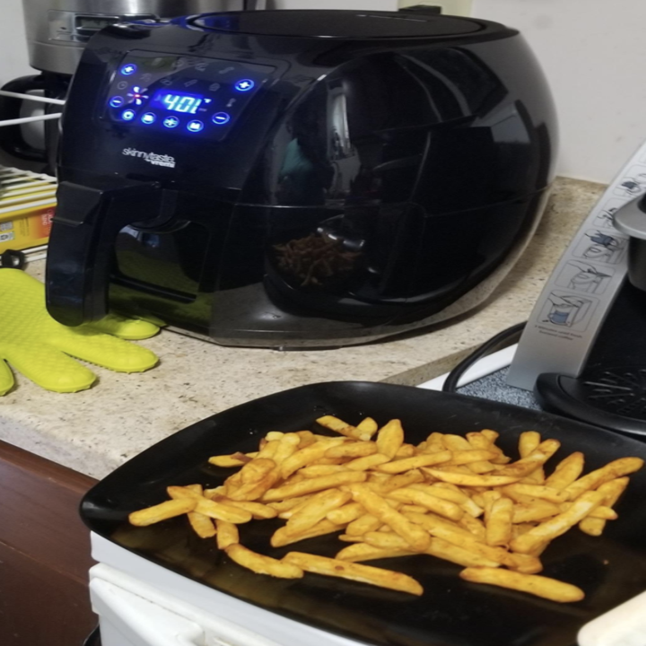 Air fryer cooking french fries