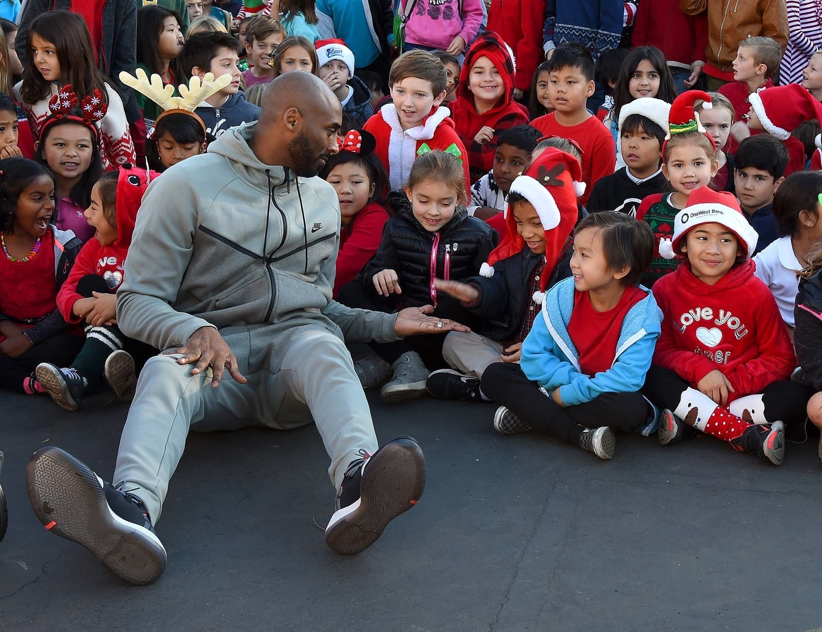 Kobe Bryant with children 