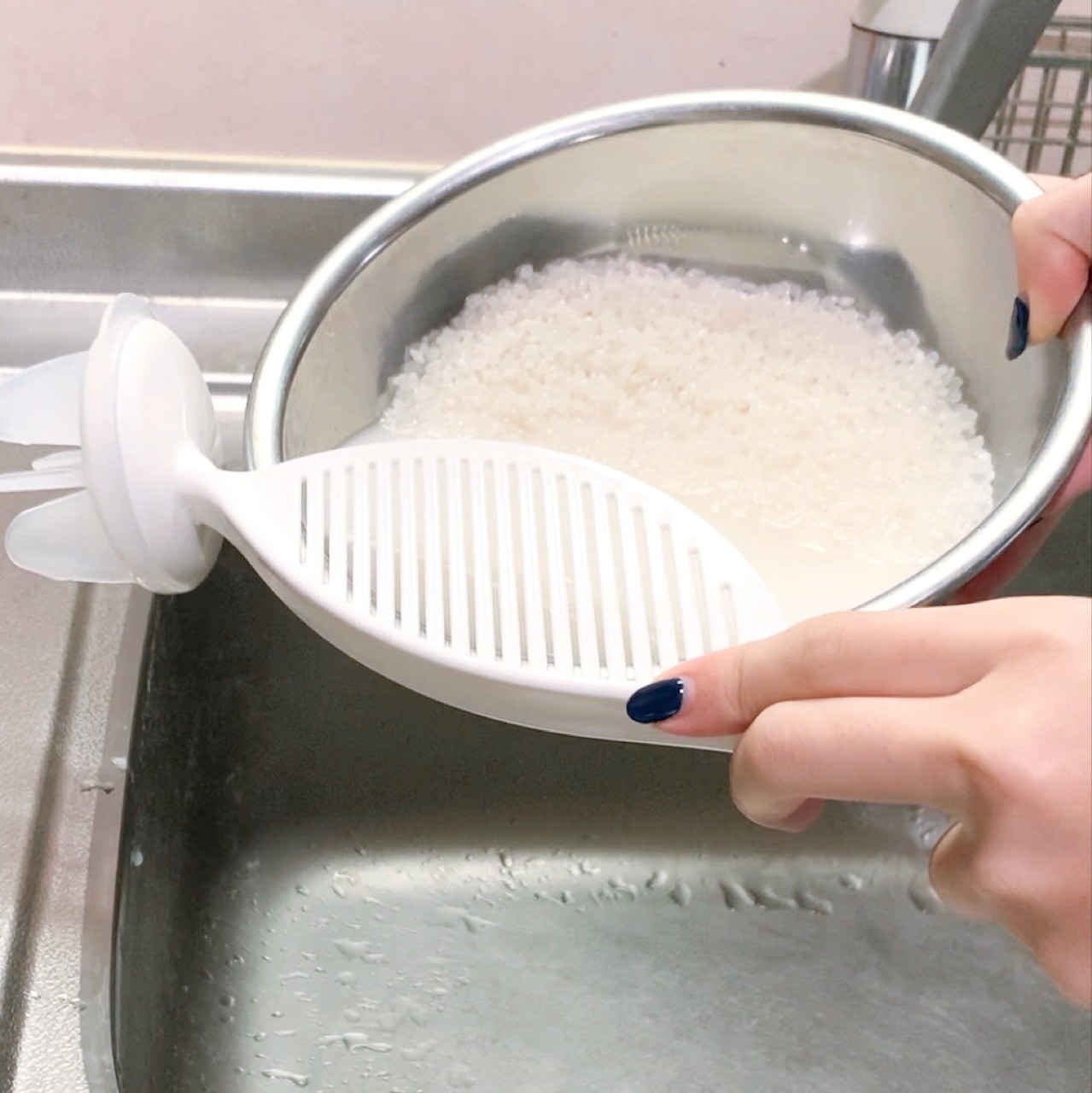 DAISO(ダイソー)のキッチンアイテム「なるほど 米とぎ」