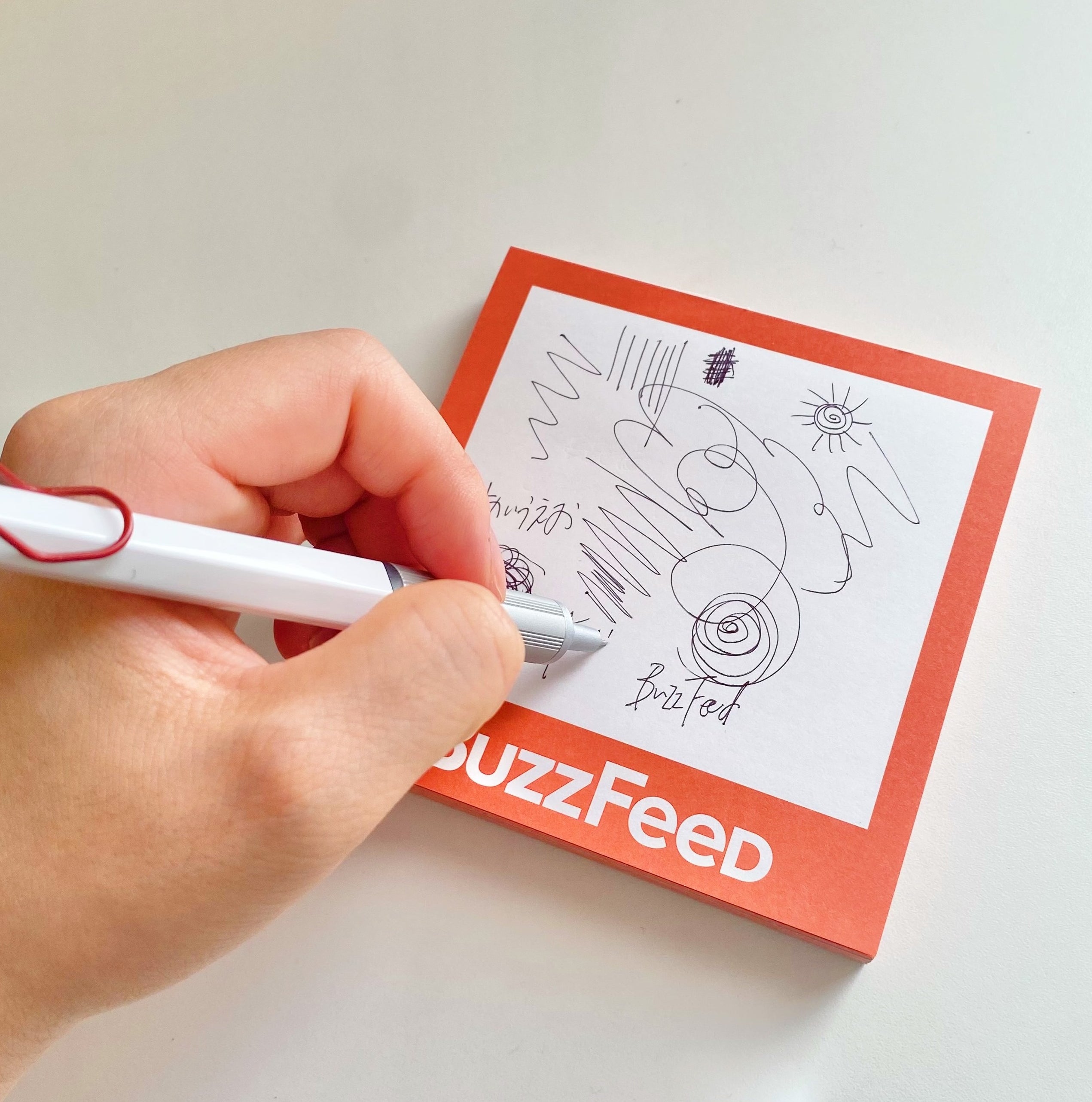 uniの「JETSTREAM EDGE(ジェットストリーム エッジ)」