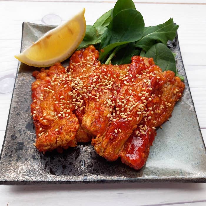 ビールの在庫をかっさらう 旨辛味がクセになるヤンニョムえのき