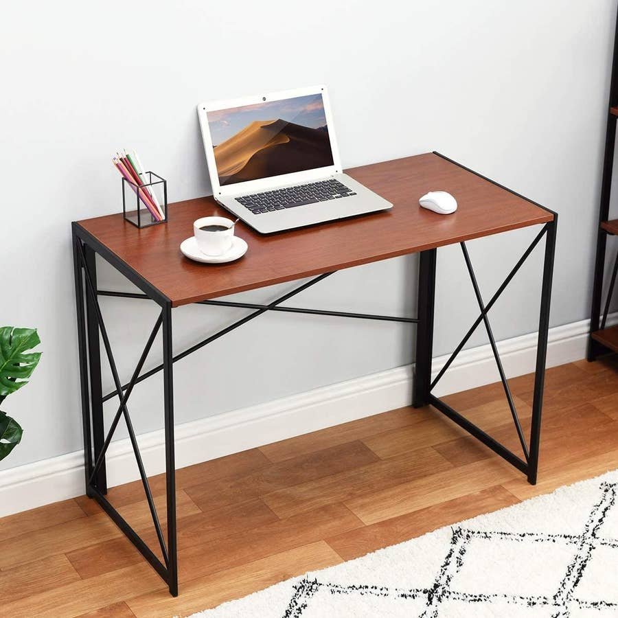132 Office Desk Items you Should always have at Work - Wisestep