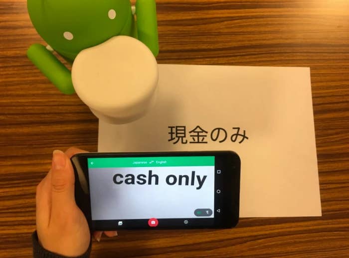 人翻译日语字符英语说只收现金