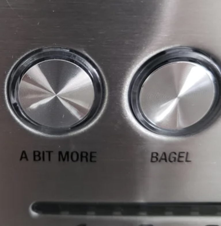 烤面包机和更多的按钮