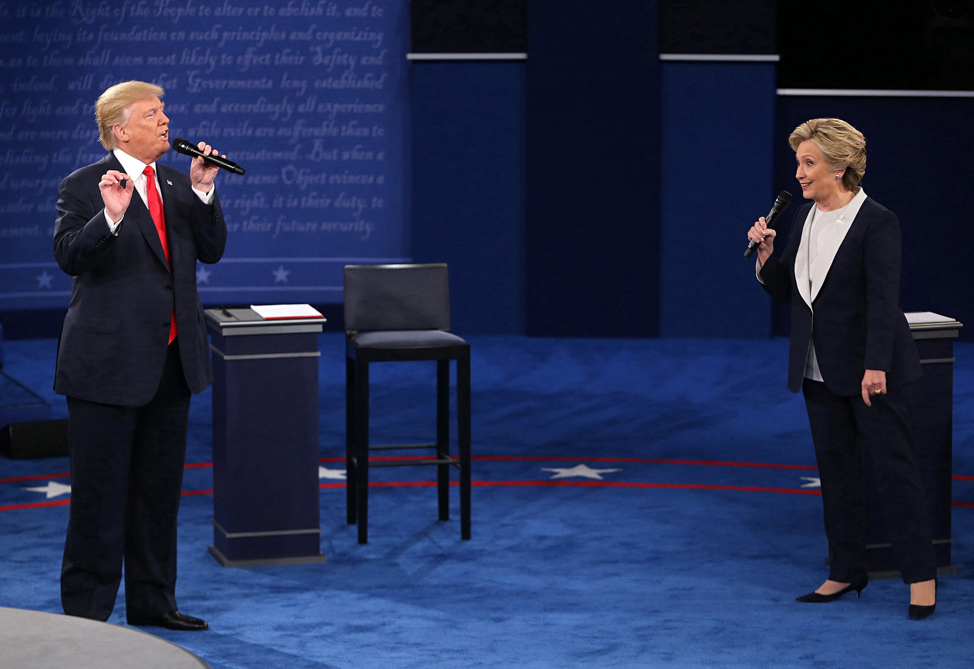 唐纳德·特朗普和希拉里·克林顿在辩论阶段